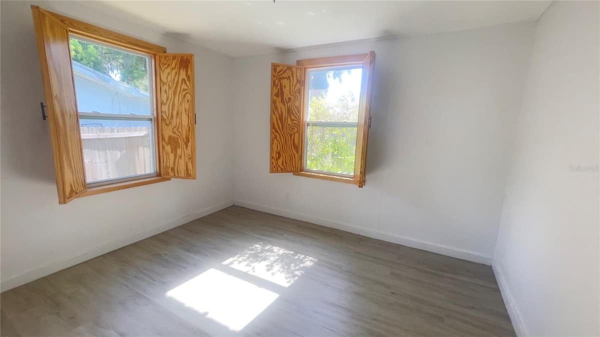 432 15TH STREET — photo 12 of 16