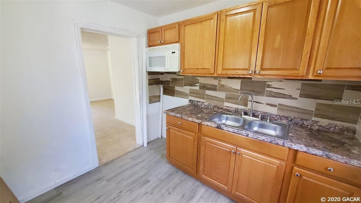 432 15TH STREET — photo 11 of 16