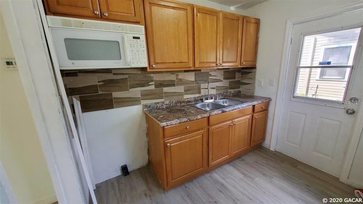 432 15TH STREET — photo 8 of 16