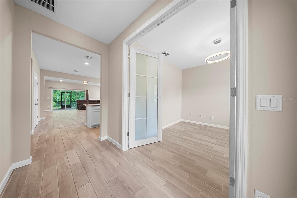 136 MONTSERRAT DRIVE — photo 7 of 17