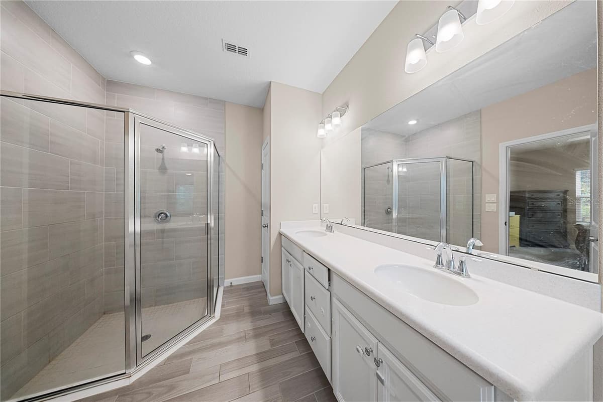 136 MONTSERRAT DRIVE — photo 9 of 17
