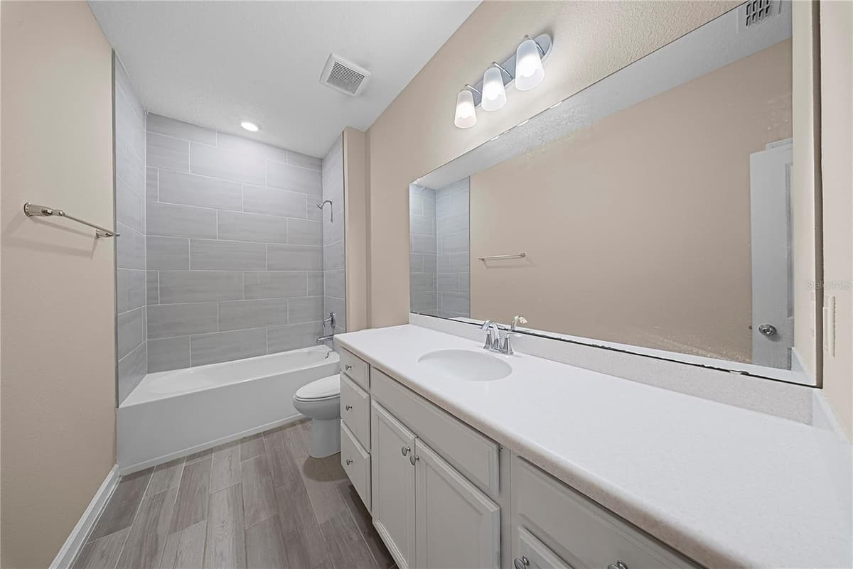 136 MONTSERRAT DRIVE — photo 11 of 17