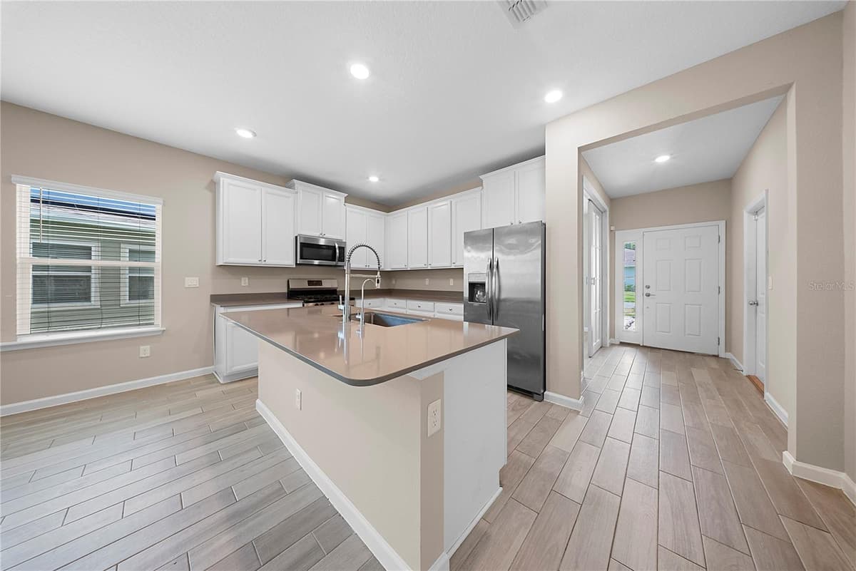 136 MONTSERRAT DRIVE — photo 6 of 17
