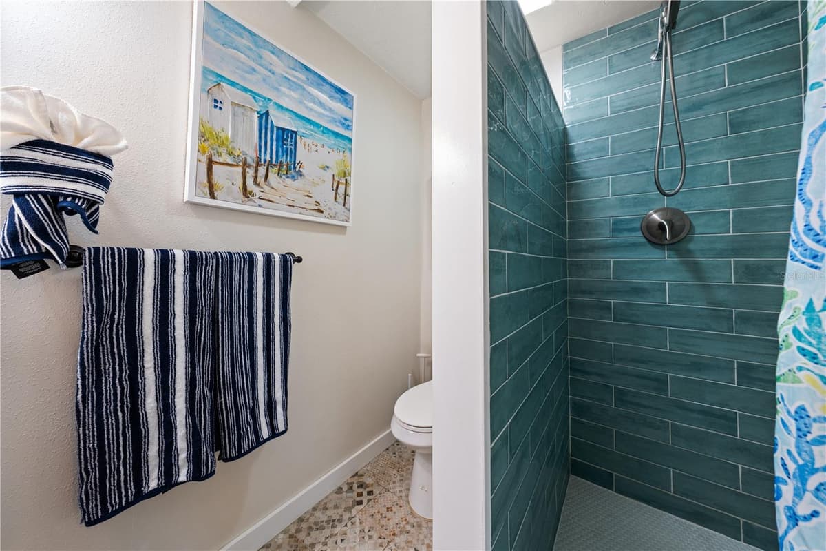 4114 SUNRAY DRIVE — photo 15 of 23