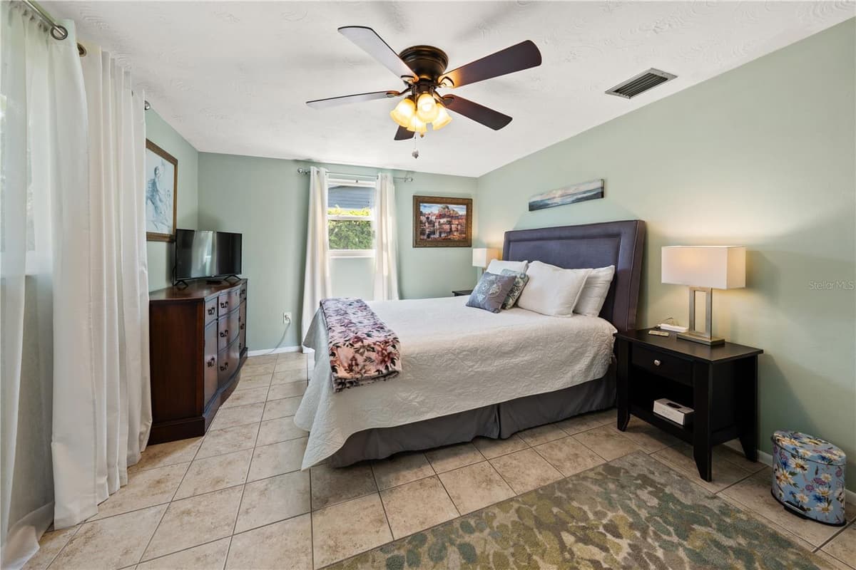 4114 SUNRAY DRIVE — photo 14 of 23