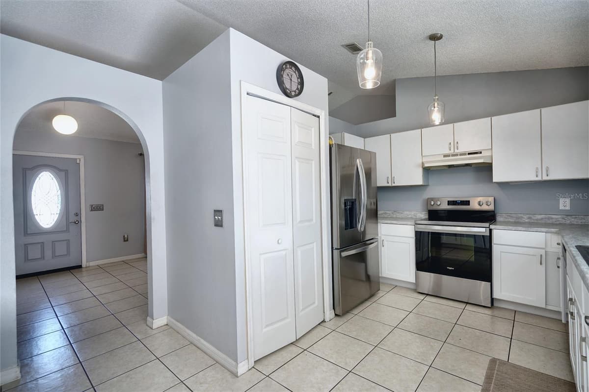 712 BEAR WAY — photo 4 of 20
