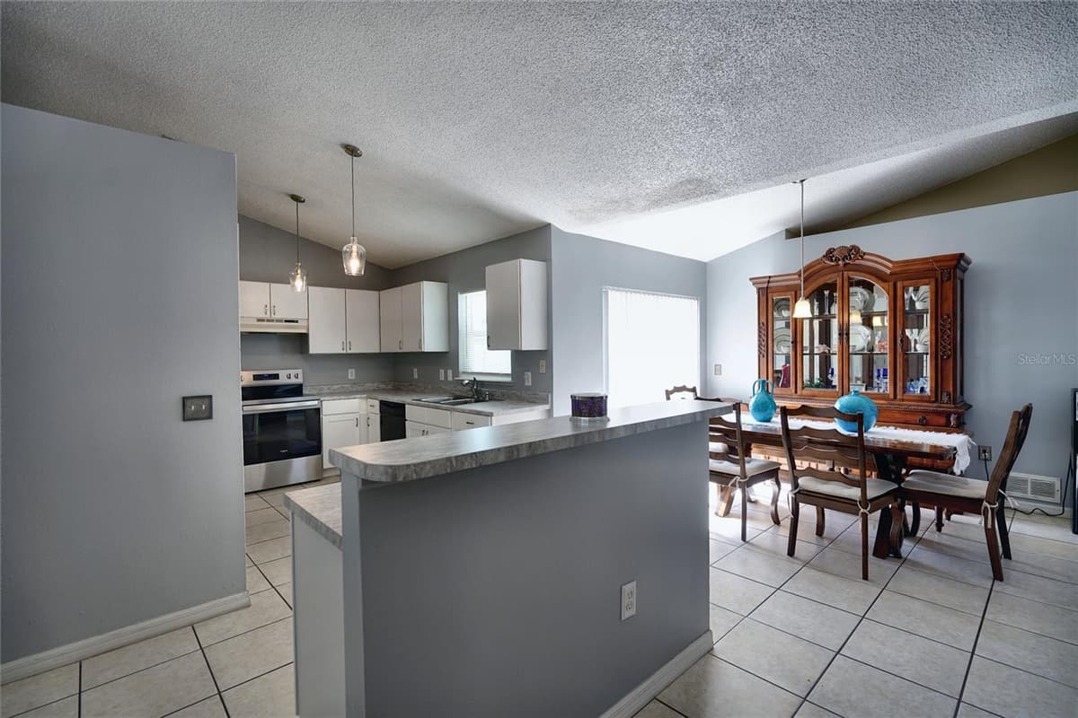 712 BEAR WAY — photo 7 of 20