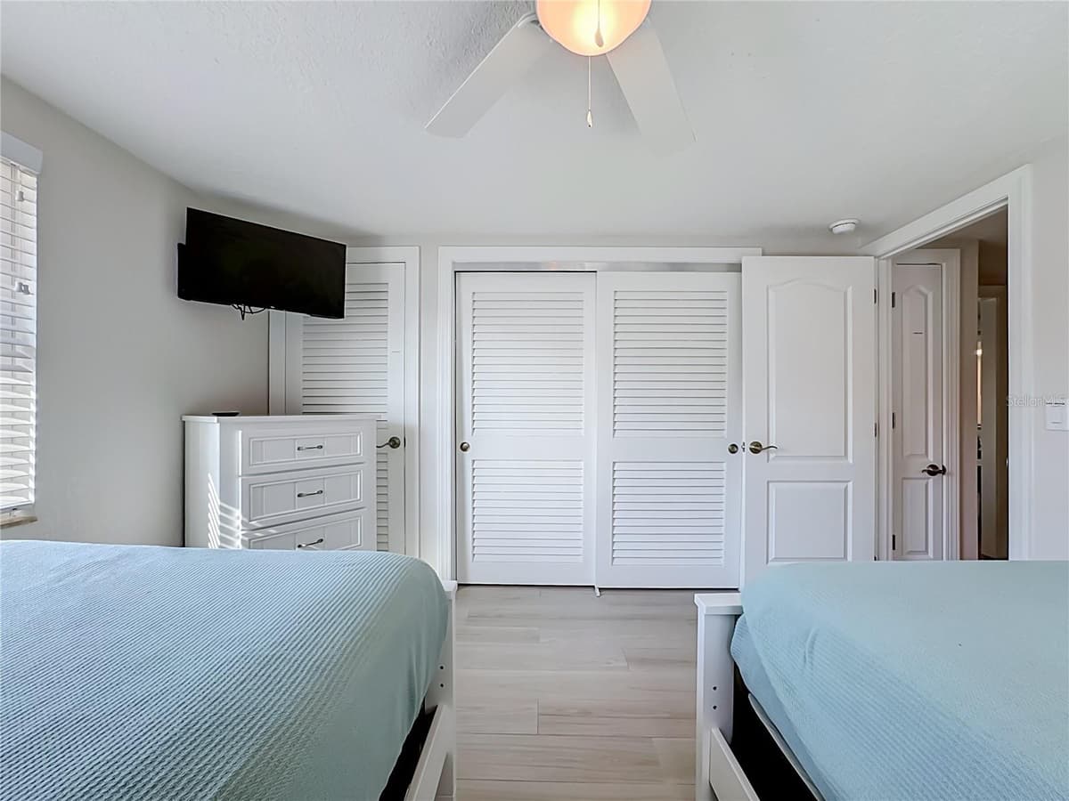 6154 MIDNIGHT PASS ROAD — photo 45 of 64