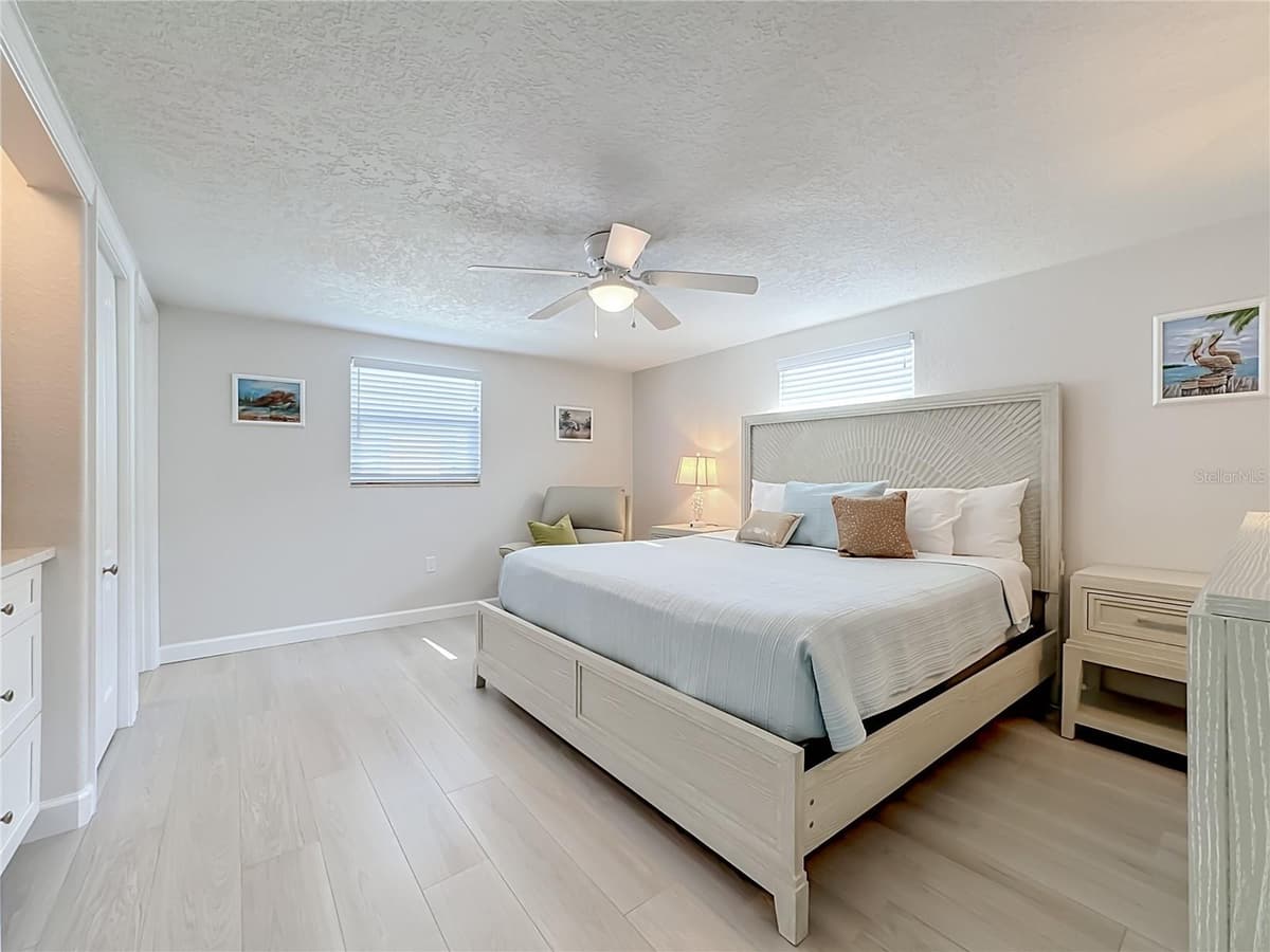 6154 MIDNIGHT PASS ROAD — photo 41 of 64