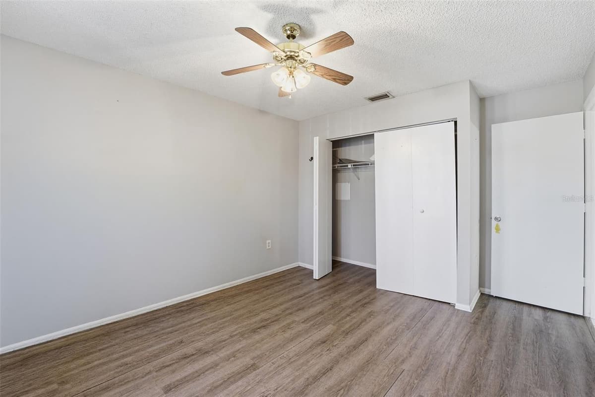 5080 BARRINGTON CIRCLE — photo 15 of 35