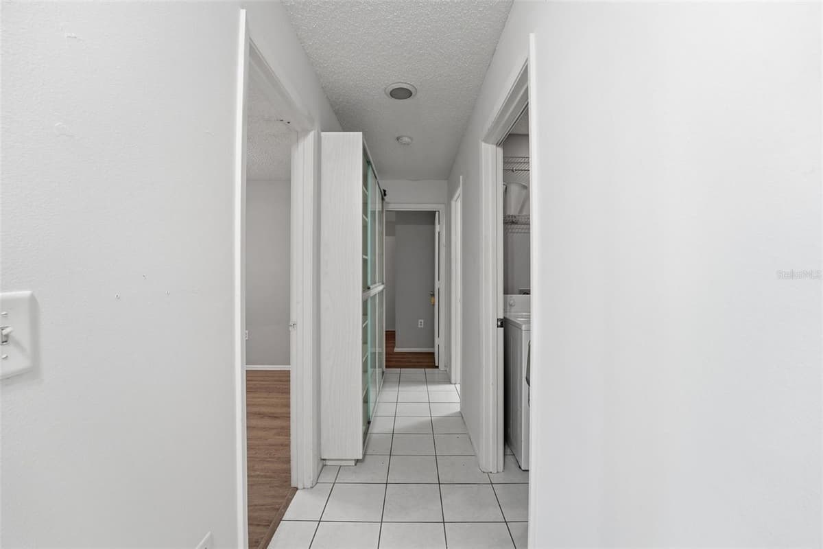 5080 BARRINGTON CIRCLE — photo 10 of 35