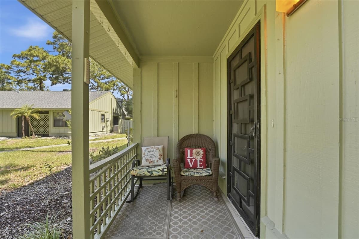 5080 BARRINGTON CIRCLE — photo 4 of 35