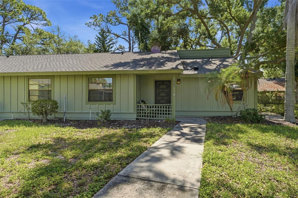 5080 BARRINGTON CIRCLE — photo 3 of 35