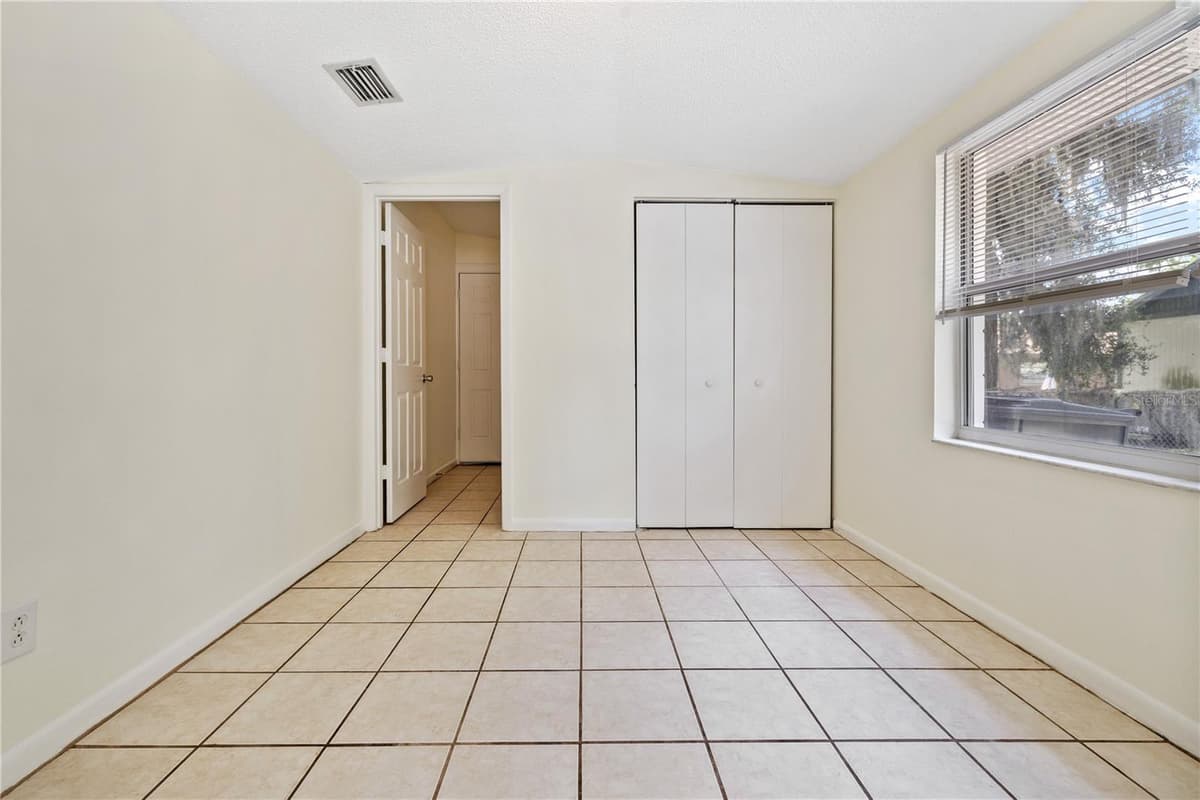5225 PEACH AVENUE — photo 19 of 25