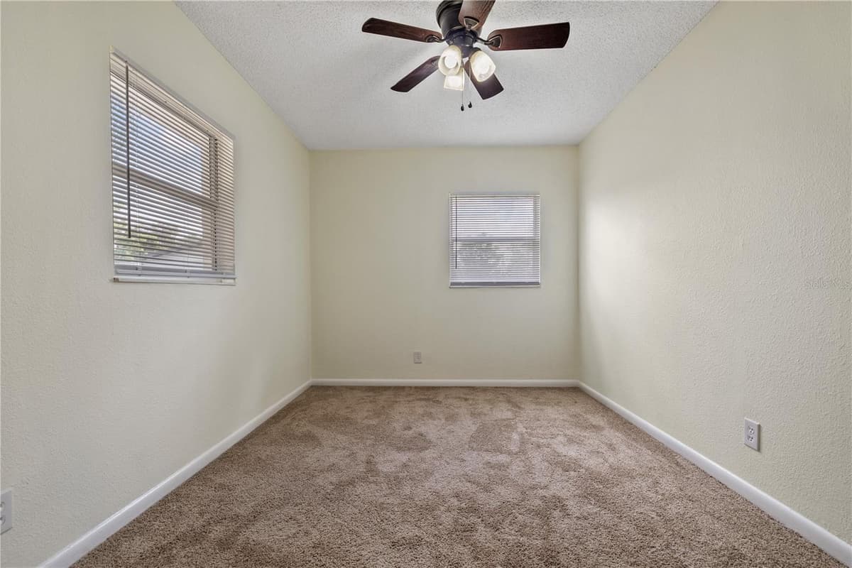 5225 PEACH AVENUE — photo 15 of 25
