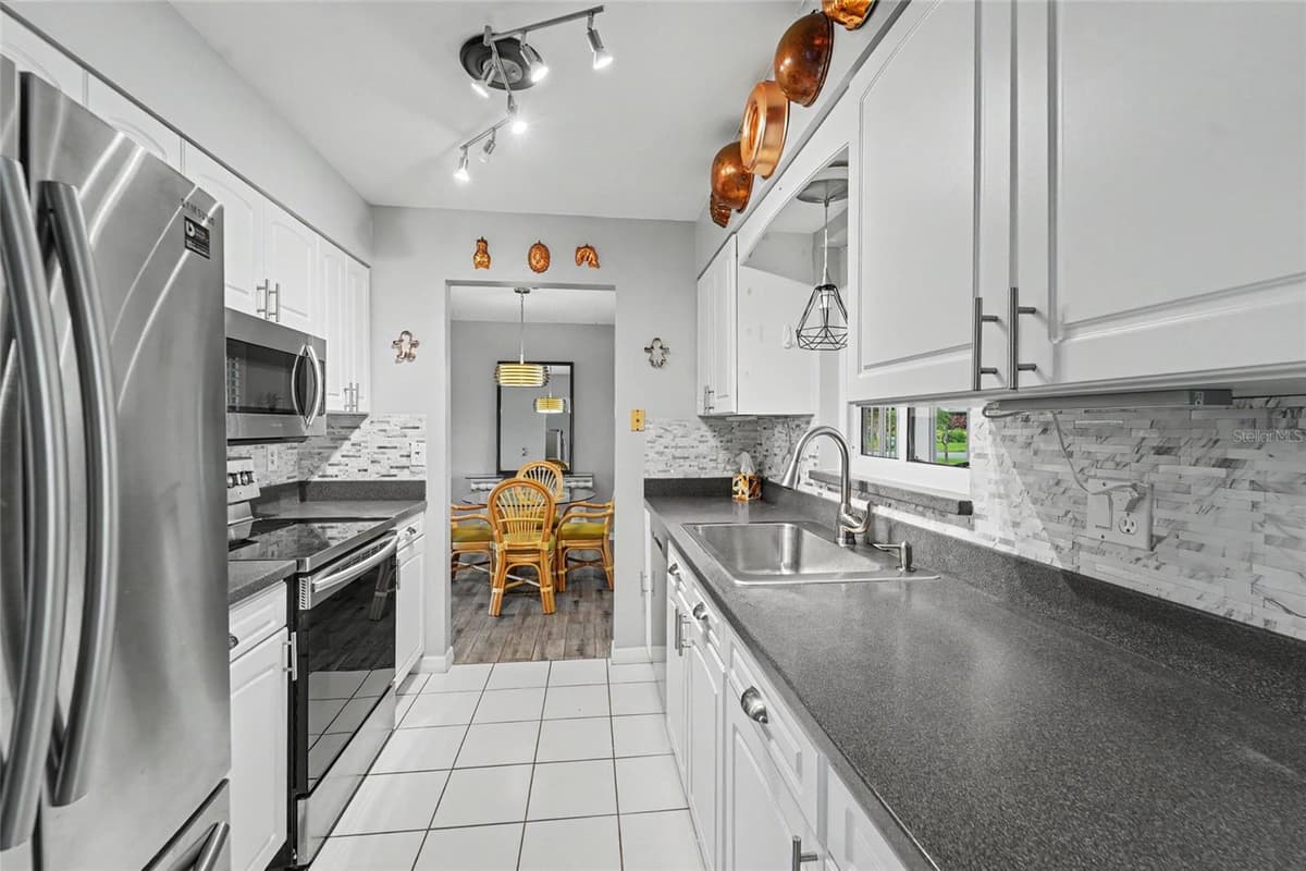 1496 QUEEN ANNE DRIVE — photo 12 of 37