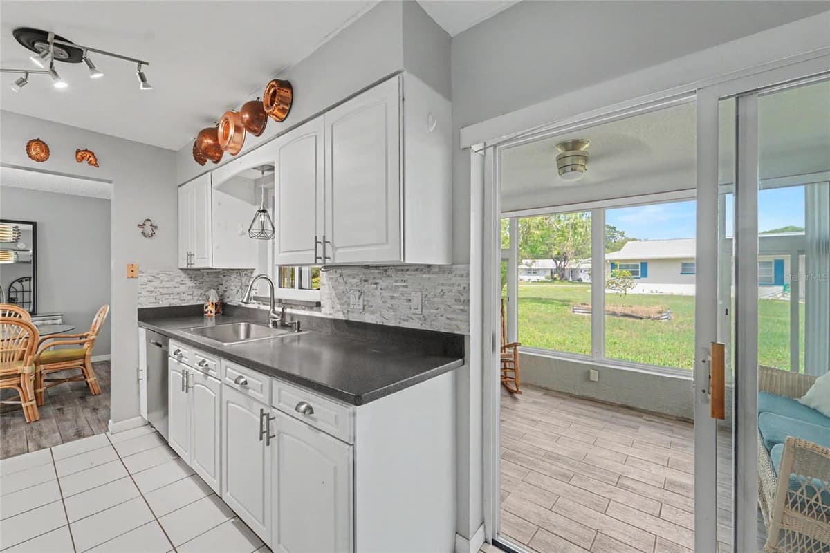 1496 QUEEN ANNE DRIVE — photo 14 of 37