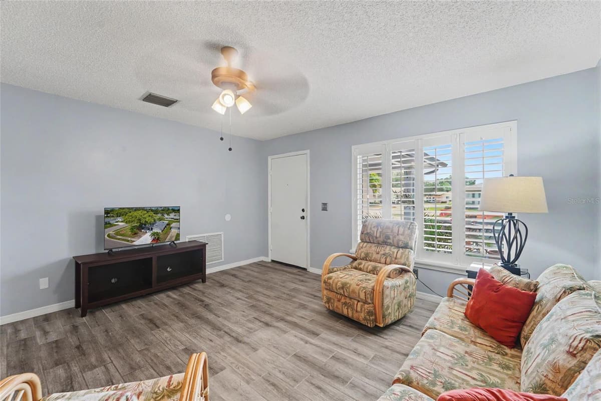 1496 QUEEN ANNE DRIVE — photo 9 of 37