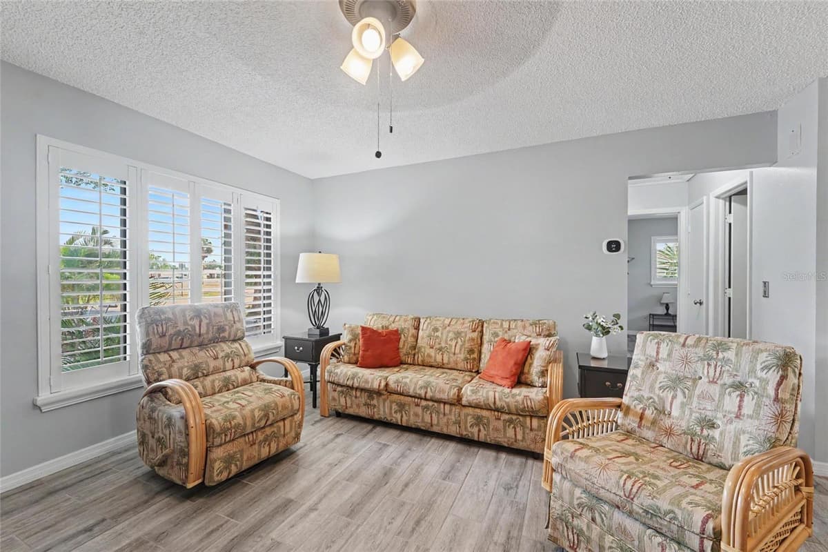 1496 QUEEN ANNE DRIVE — photo 10 of 37