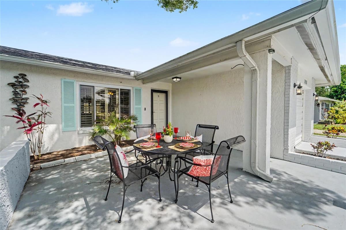 1496 QUEEN ANNE DRIVE — photo 2 of 37