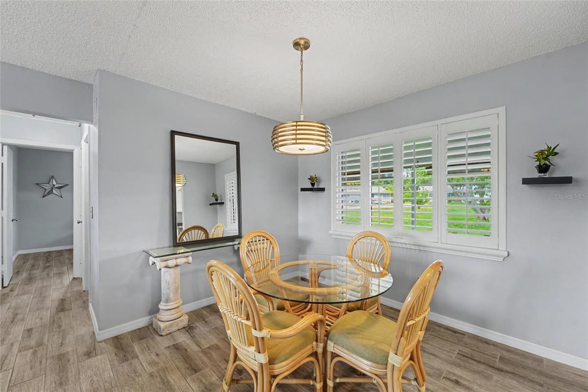 1496 QUEEN ANNE DRIVE — photo 16 of 37