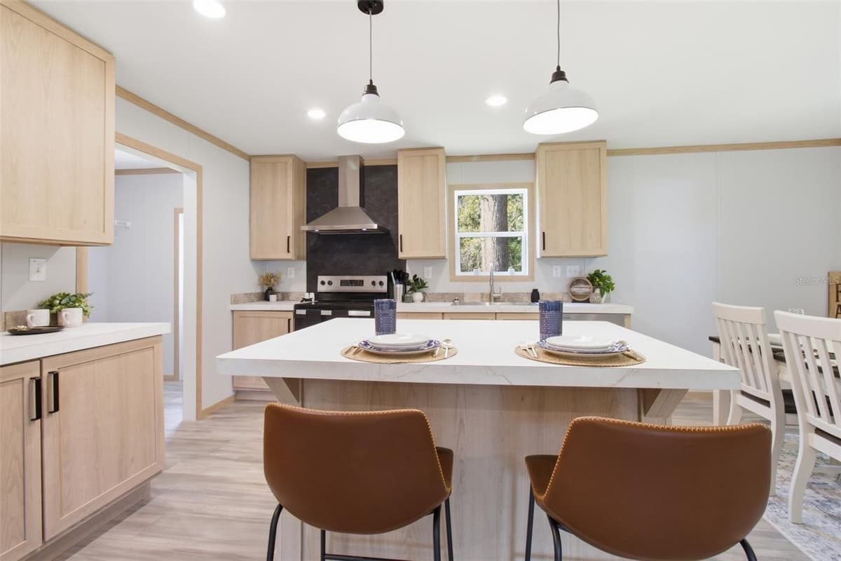 18104 NICHOLAS AVENUE — photo 9 of 27