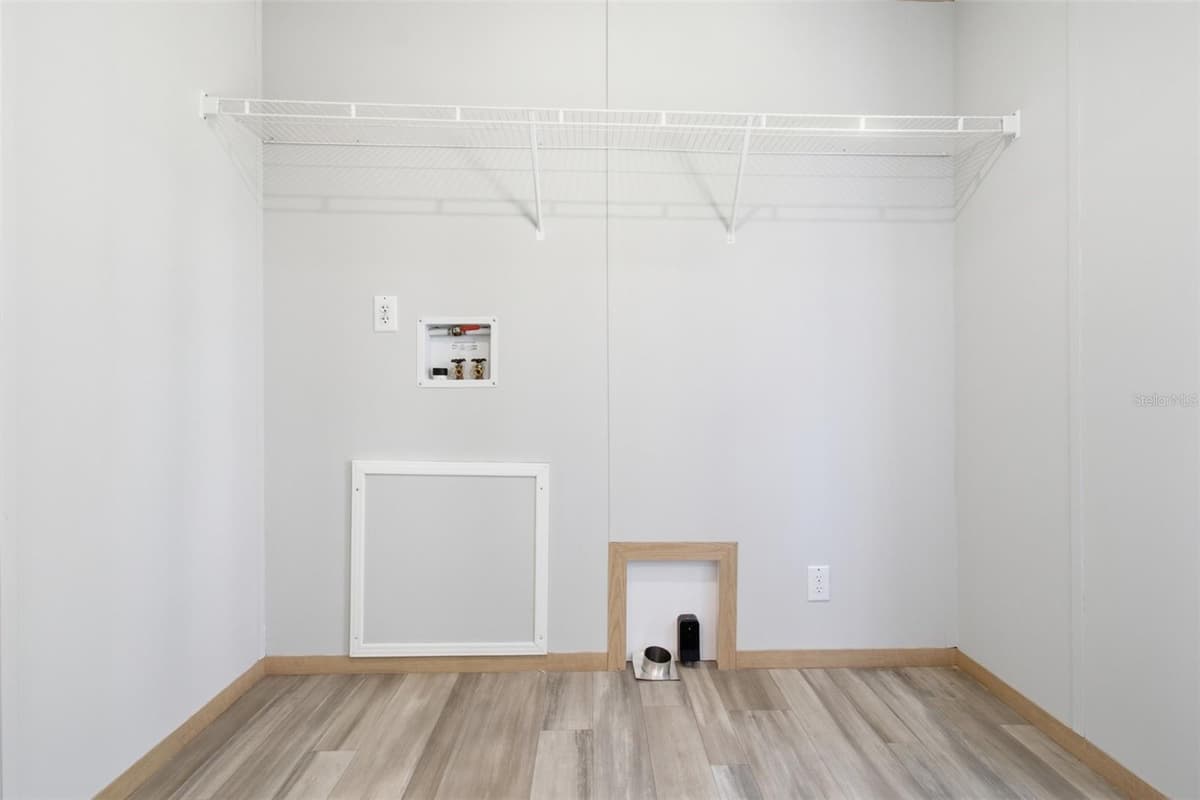 18104 NICHOLAS AVENUE — photo 11 of 27