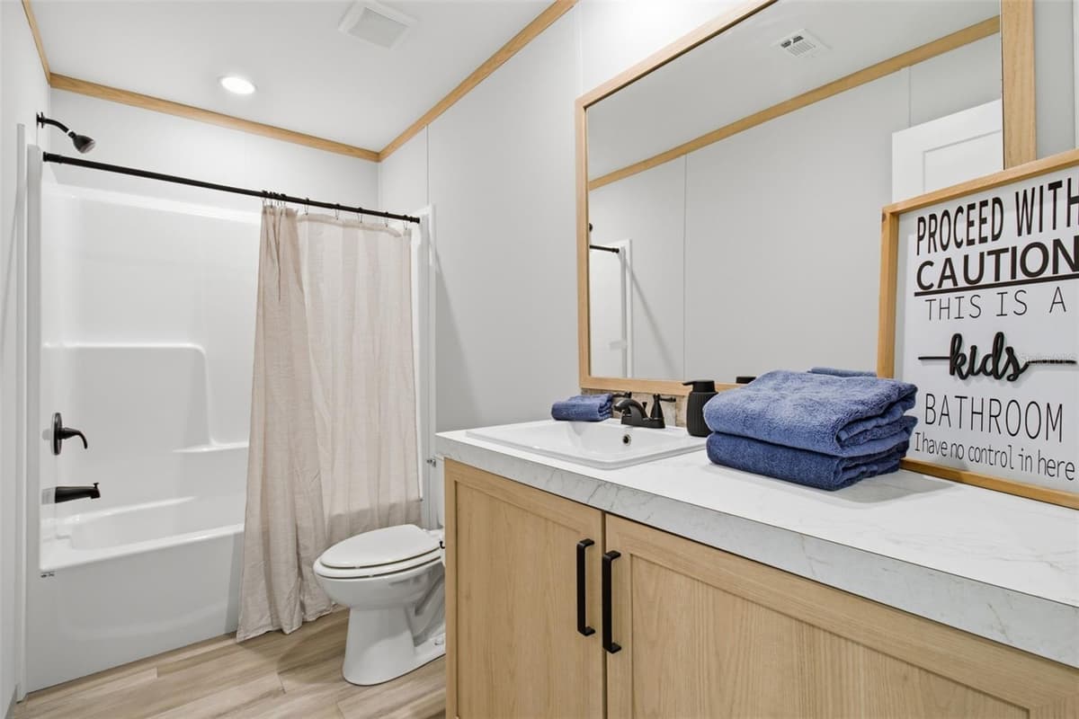 18104 NICHOLAS AVENUE — photo 13 of 27
