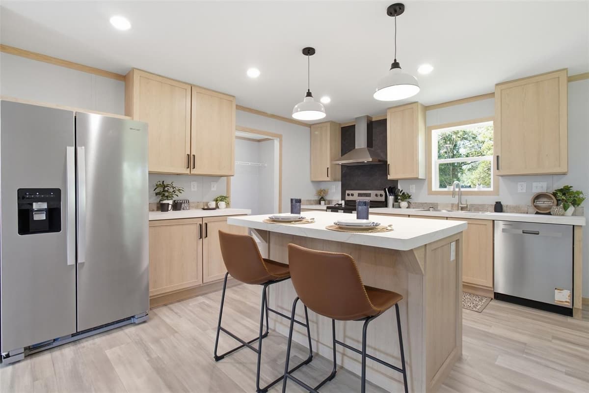 18104 NICHOLAS AVENUE — photo 8 of 27