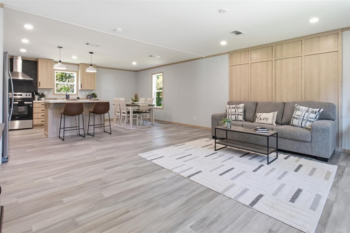 18104 NICHOLAS AVENUE — photo 3 of 27