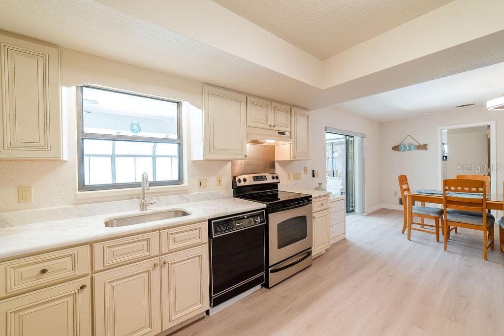 9273 CARNATION AVENUE — photo 21 of 45