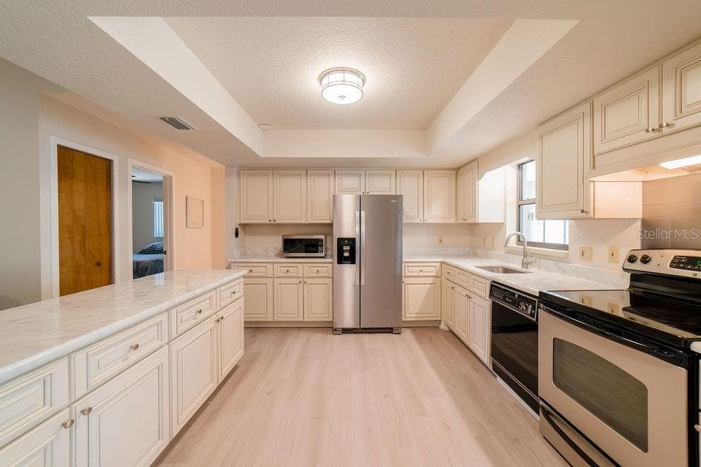 9273 CARNATION AVENUE — photo 15 of 45