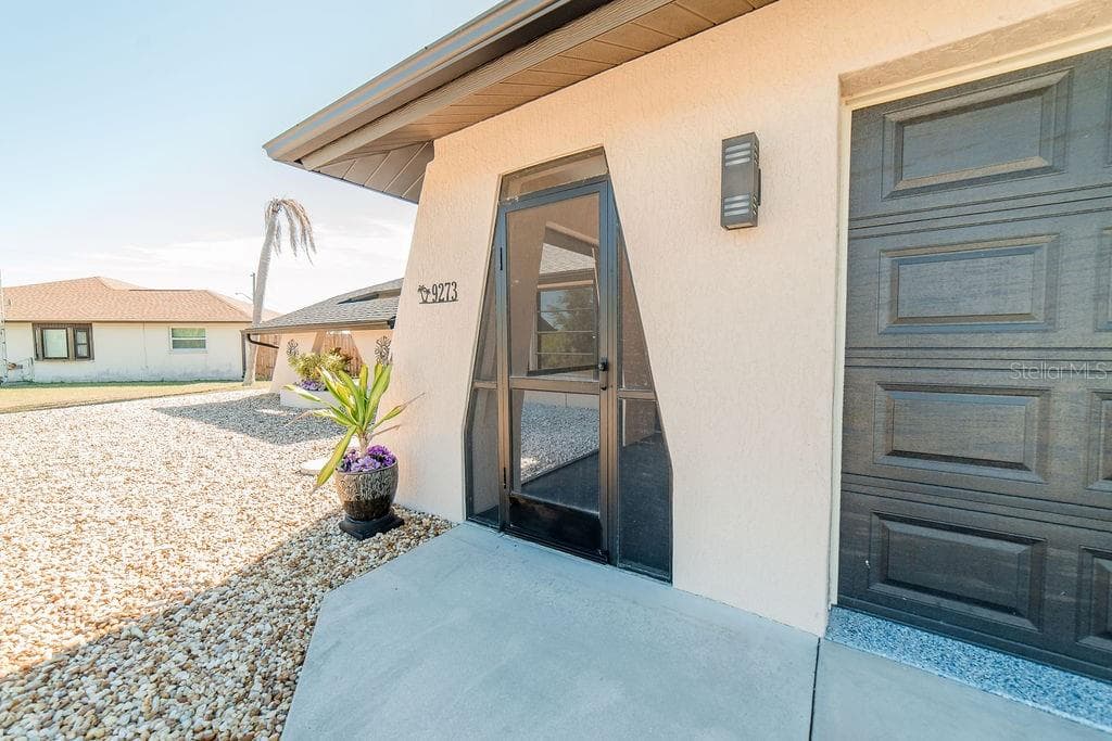 9273 CARNATION AVENUE — photo 7 of 45