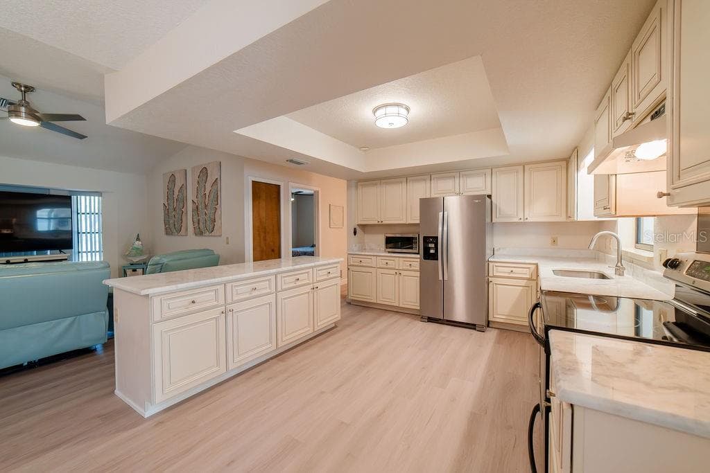 9273 CARNATION AVENUE — photo 17 of 45