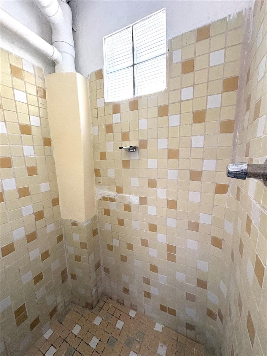 2055 HAYDEE REXACH STREET — photo 32 of 38
