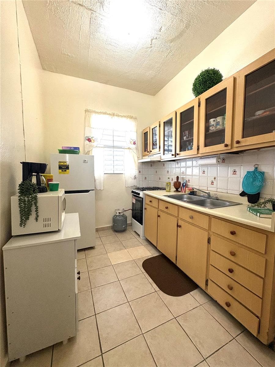 2055 HAYDEE REXACH STREET — photo 16 of 38