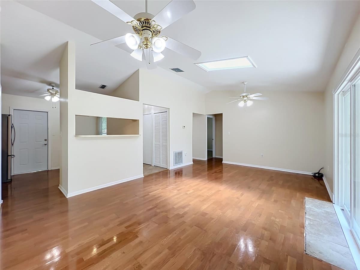 2255 CROAT STREET — photo 8 of 42