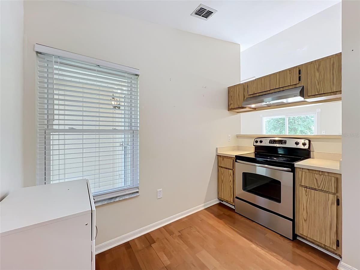 2255 CROAT STREET — photo 11 of 42
