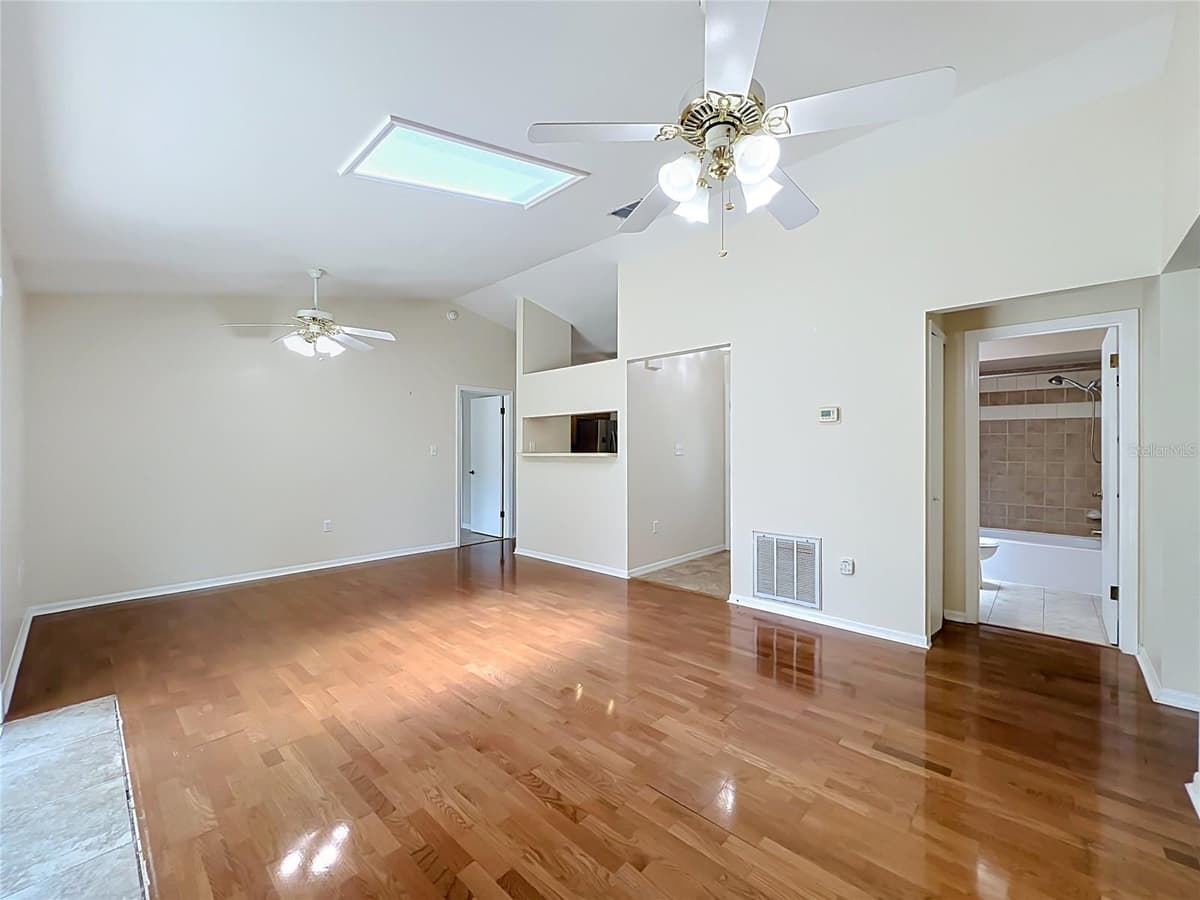 2255 CROAT STREET — photo 7 of 42
