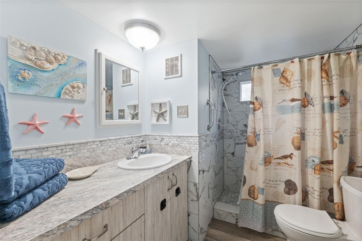 5527 DARLENE STREET — photo 23 of 44