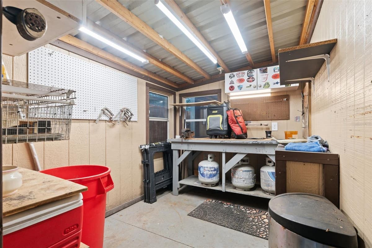 5527 DARLENE STREET — photo 32 of 44