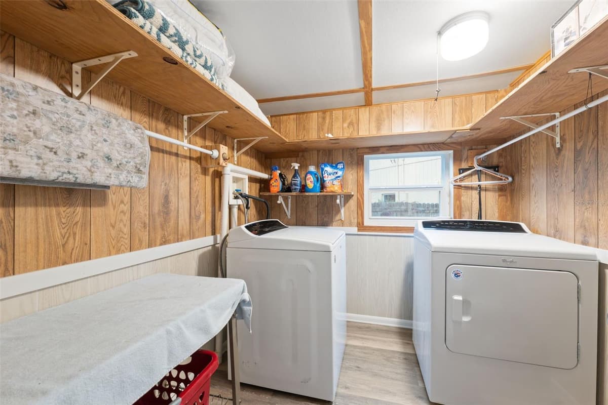 5527 DARLENE STREET — photo 33 of 44
