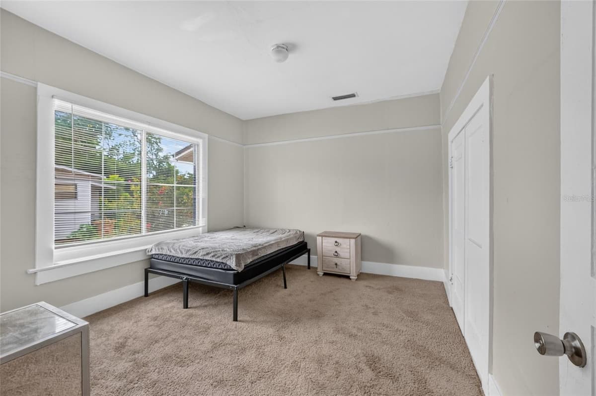 926 8TH AVENUE — photo 7 of 27