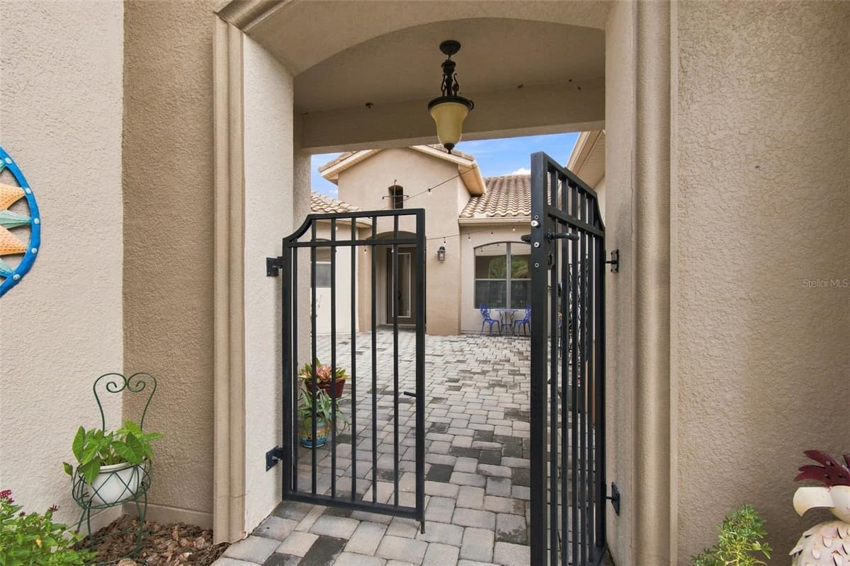 970 SAN RAPHAEL STREET — photo 4 of 67