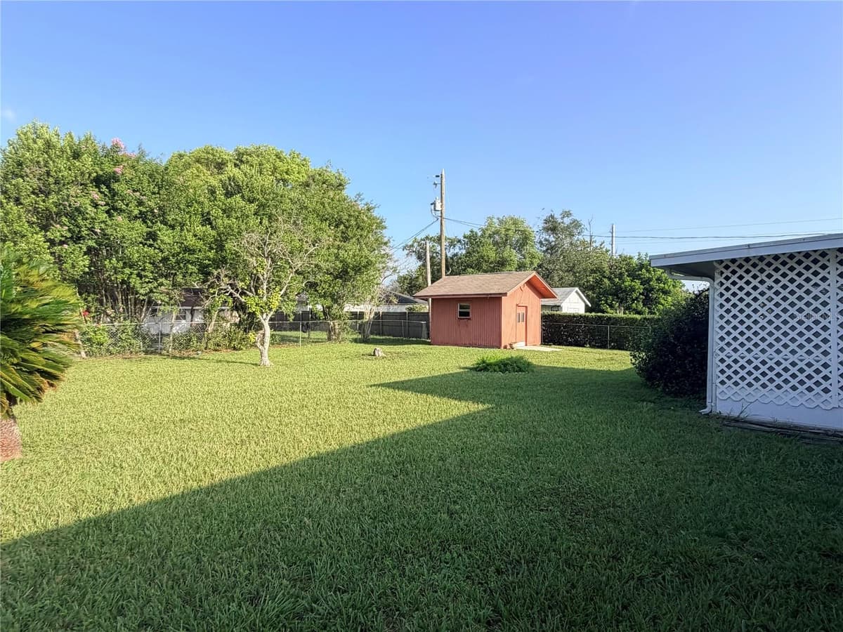1730 TEMPLEWOOD AVENUE — photo 5 of 26