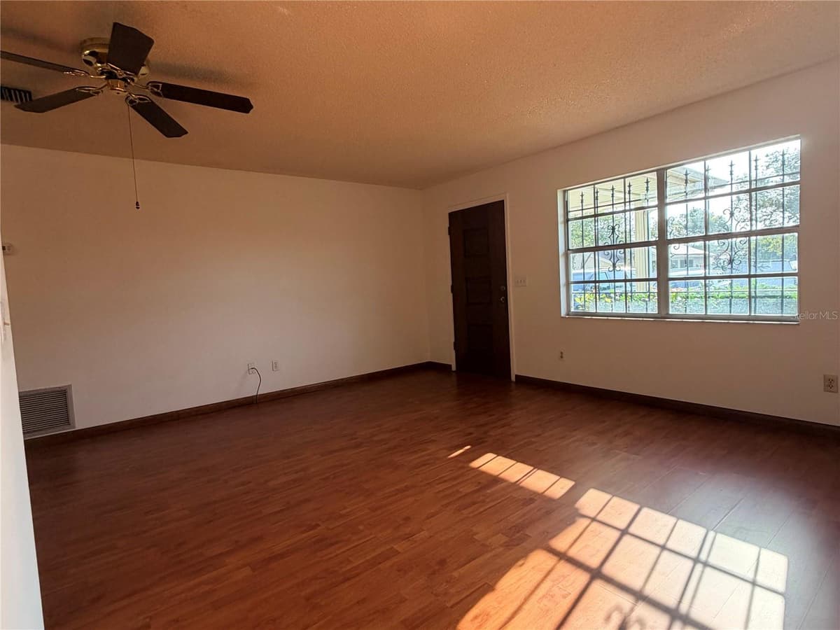 1730 TEMPLEWOOD AVENUE — photo 15 of 26