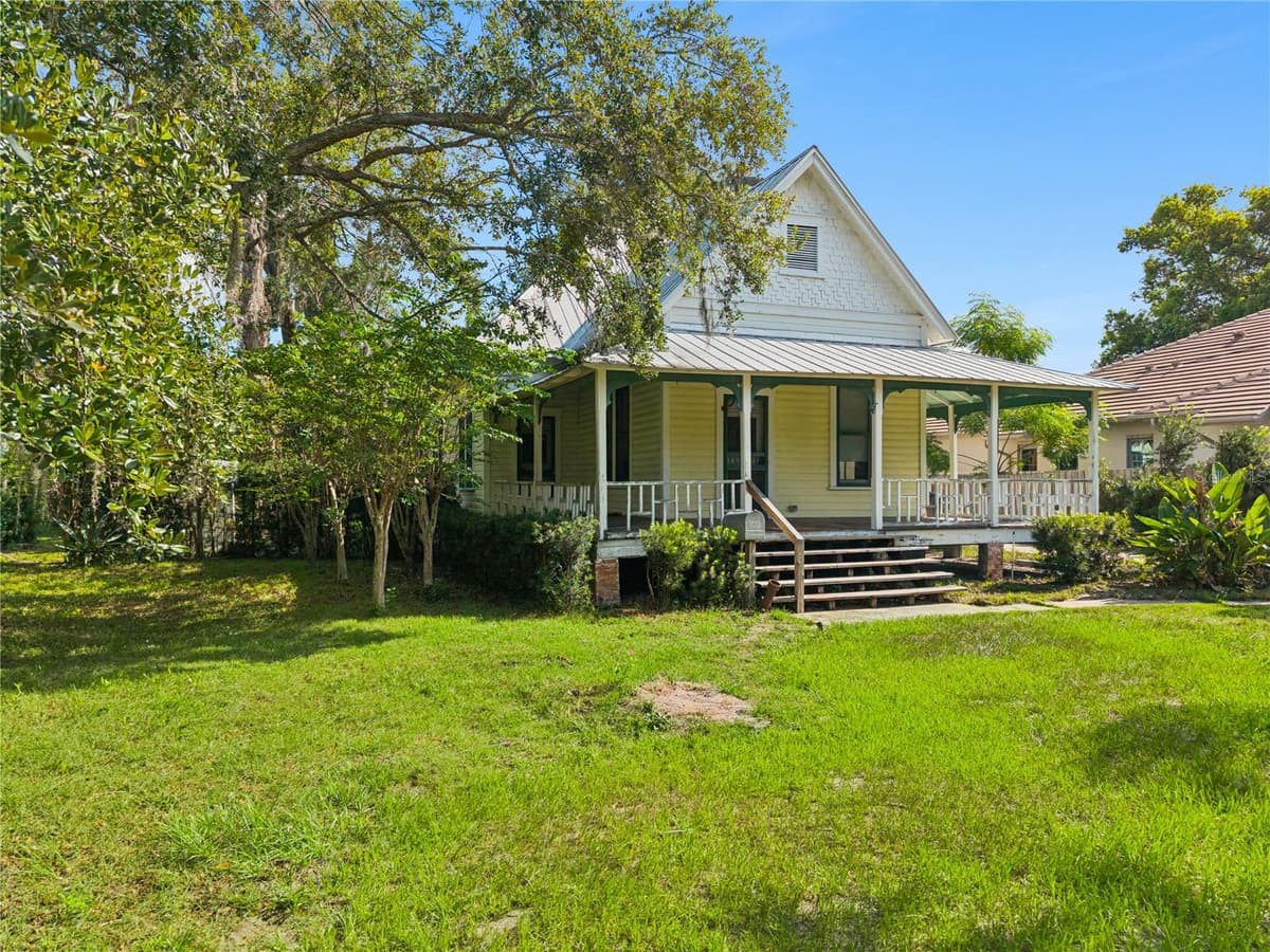 251 HORATIO AVENUE — photo 2 of 50