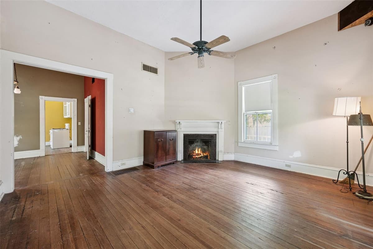 251 HORATIO AVENUE — photo 8 of 50