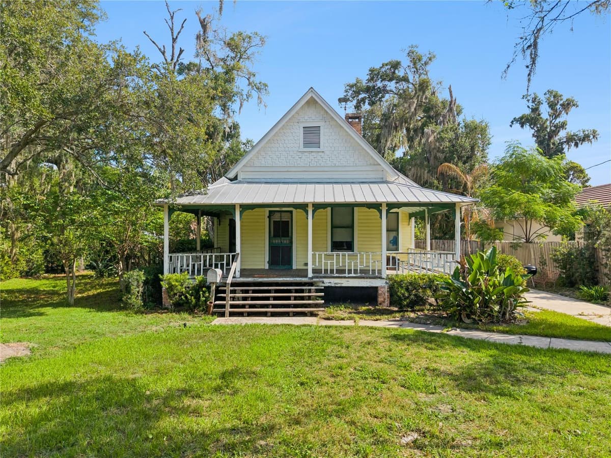 251 HORATIO AVENUE — photo 1 of 50