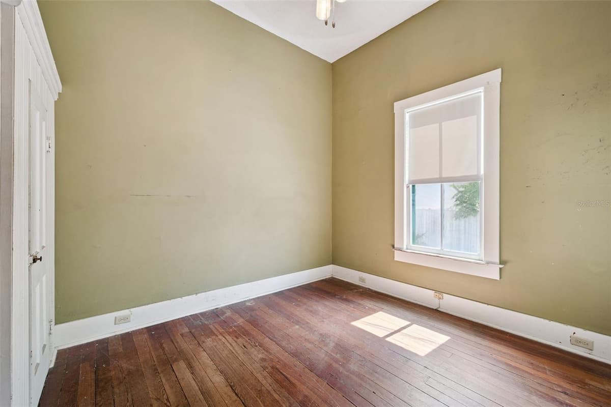 251 HORATIO AVENUE — photo 23 of 50